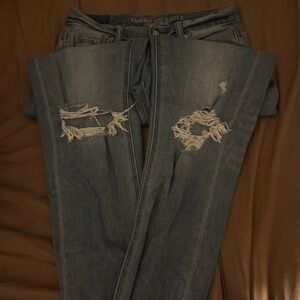 mom jeans with rips simi new